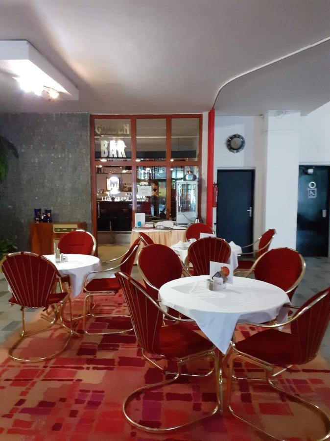 Hotel Apollo Valasske Mezirici Exterior photo